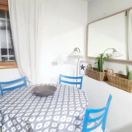 Independent Two Beedrooms House With Sea Views